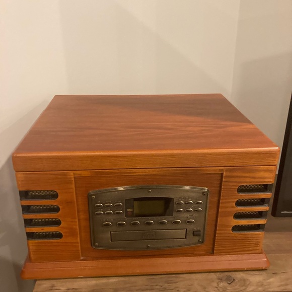 Record player - Picture 2 of 2